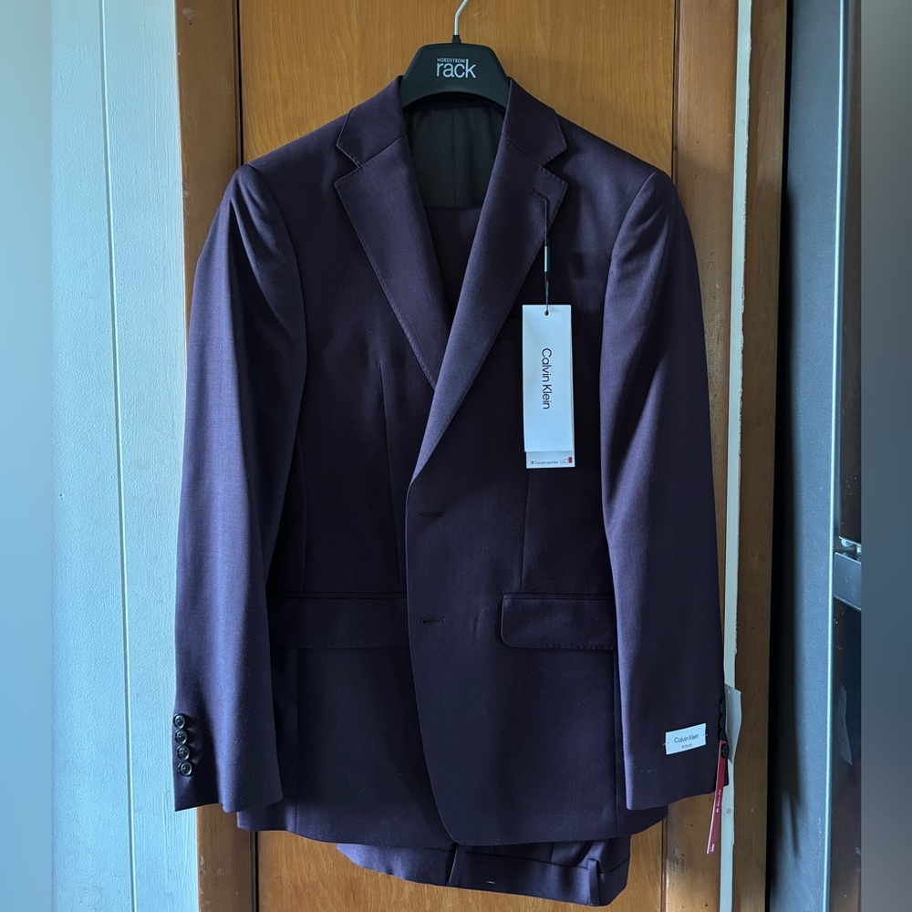 Calvin Klein Men’s 2 Piece SLIM Suit - Size 38